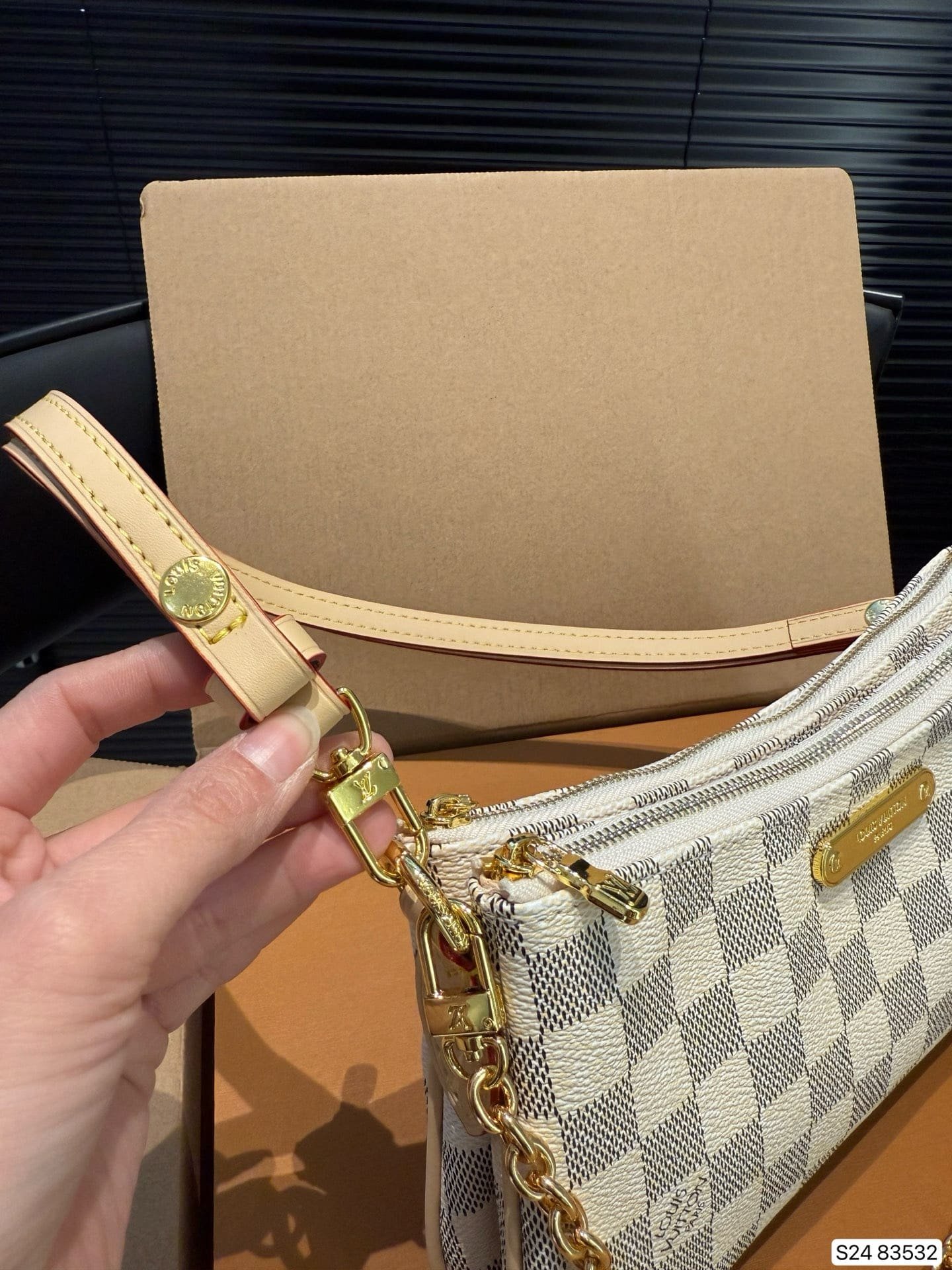 L0vis Vvtt0n N00228 Liv Pochette