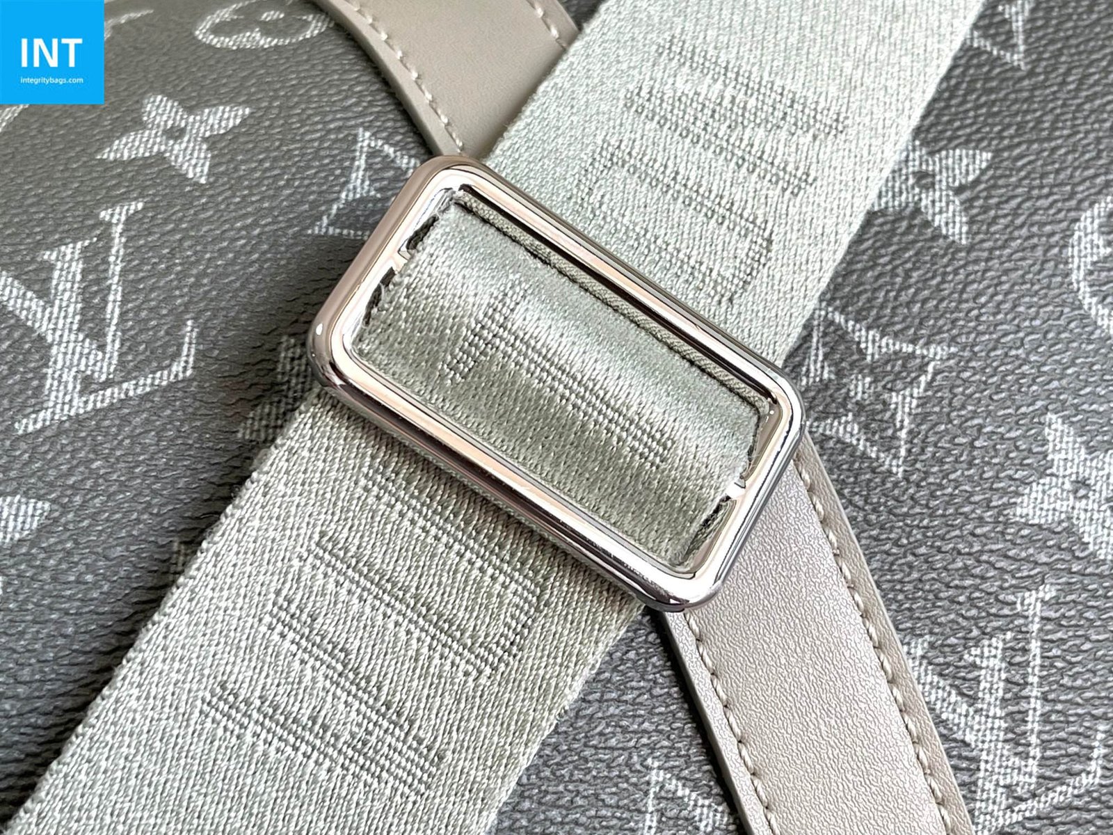 L0vis Vvtt0n M11718 KEEPALL BANDOULIÈRE 45 travel bag