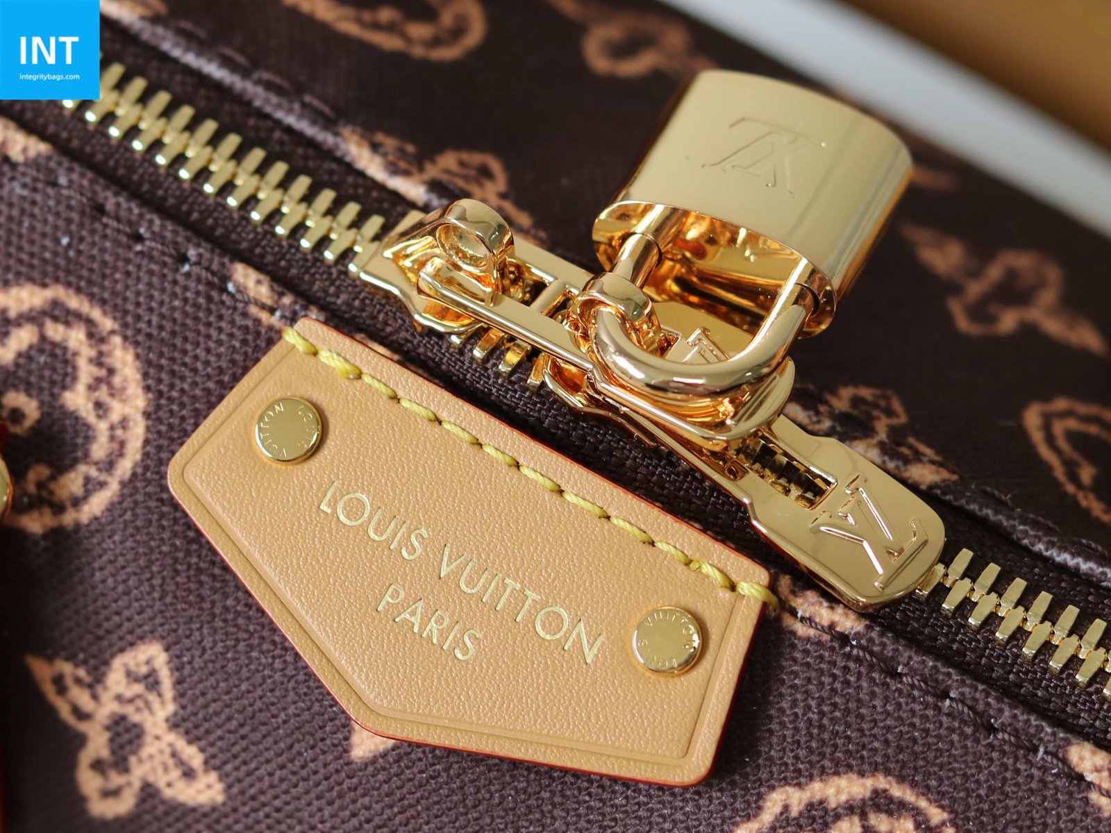 L0vis Vvtt0n M28102 Speedy Trunk 20