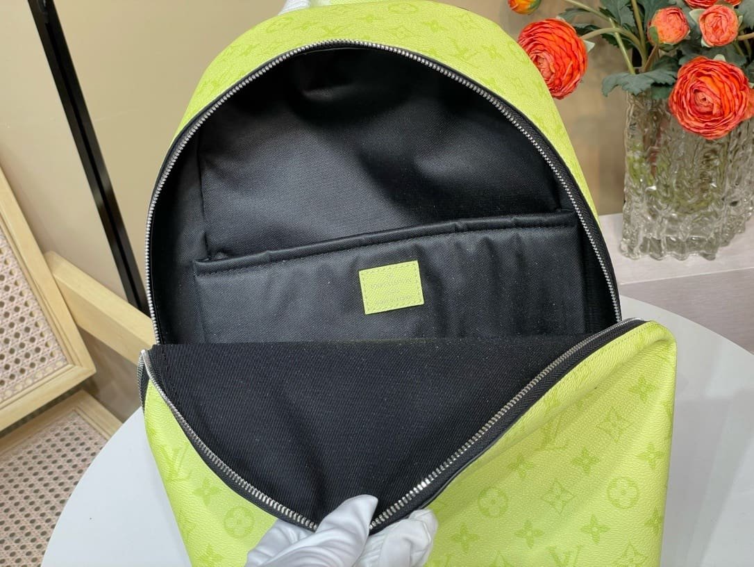 L0vis Vvtt0n M14076 Discovery Slim Backpack