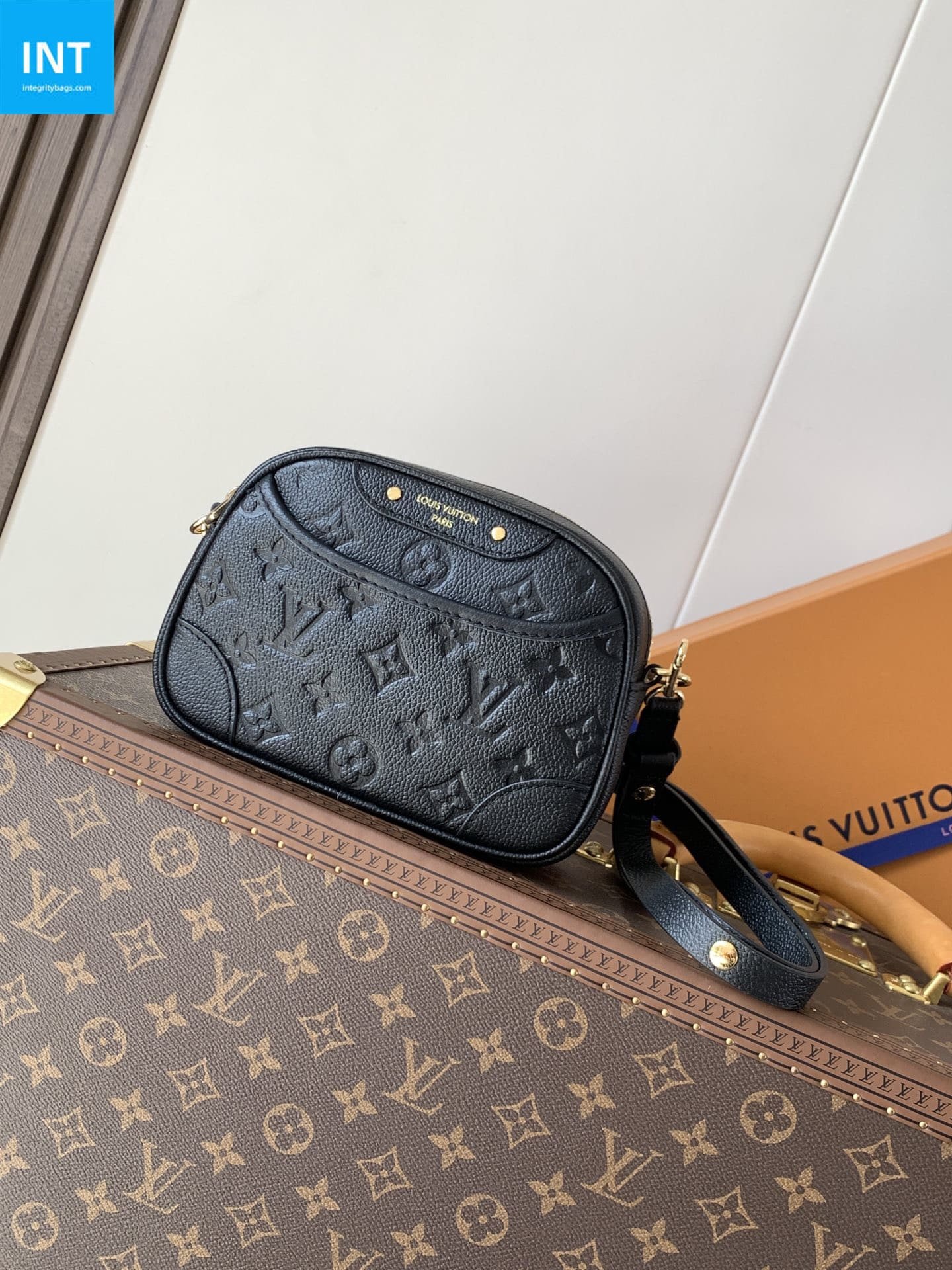 L0vis Vvtt0n M25518 Tiny Camera Bag