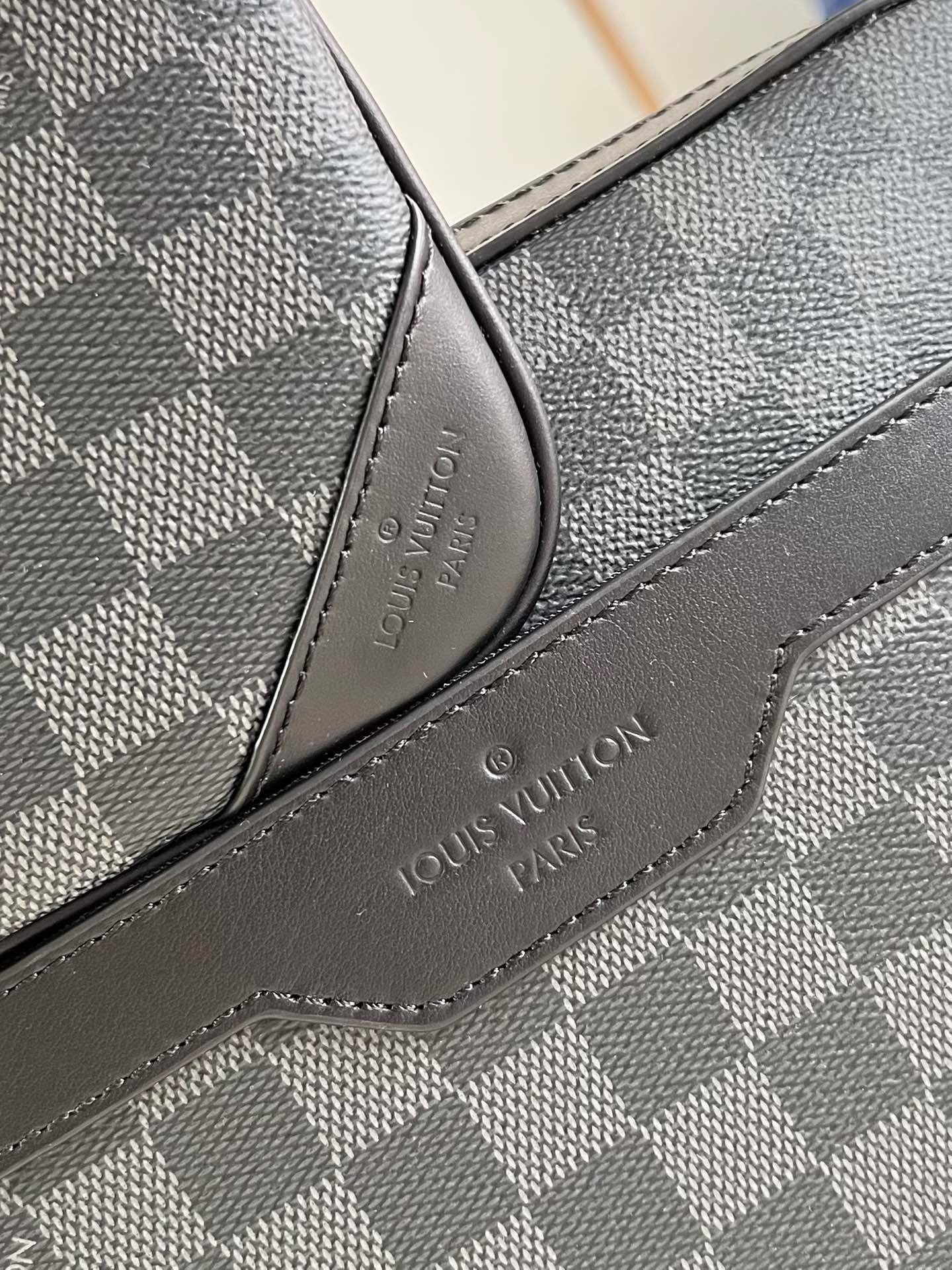 L0vis Vvtt0n N40519 Trio Messenger
