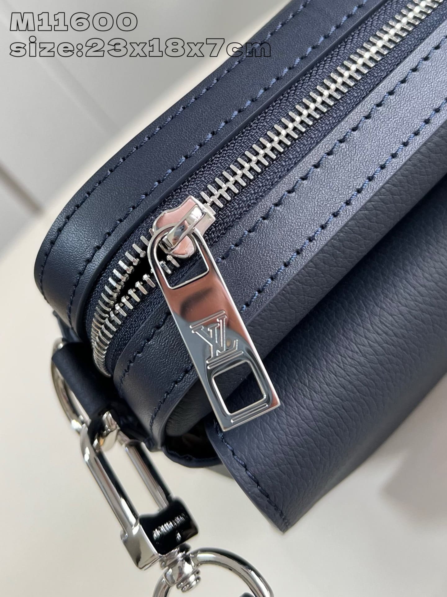 L0vis Vvtt0n M11600 Fastline Messenger