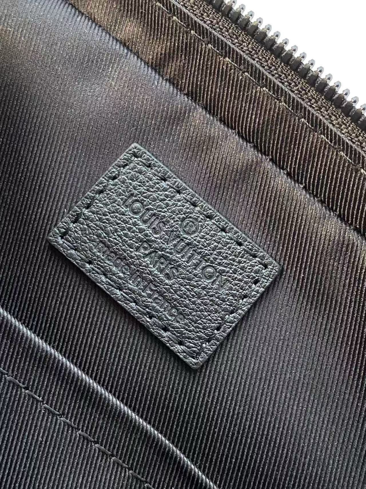 L0vis Vvtt0n M26713 Trio Messenger