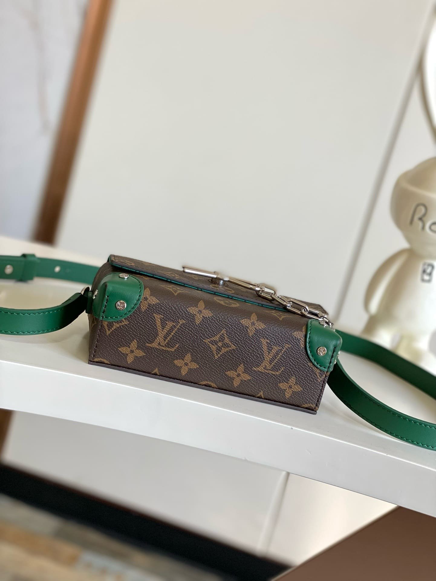 L0vis Vvtt0n M12808 Steamer Wearable Wallet