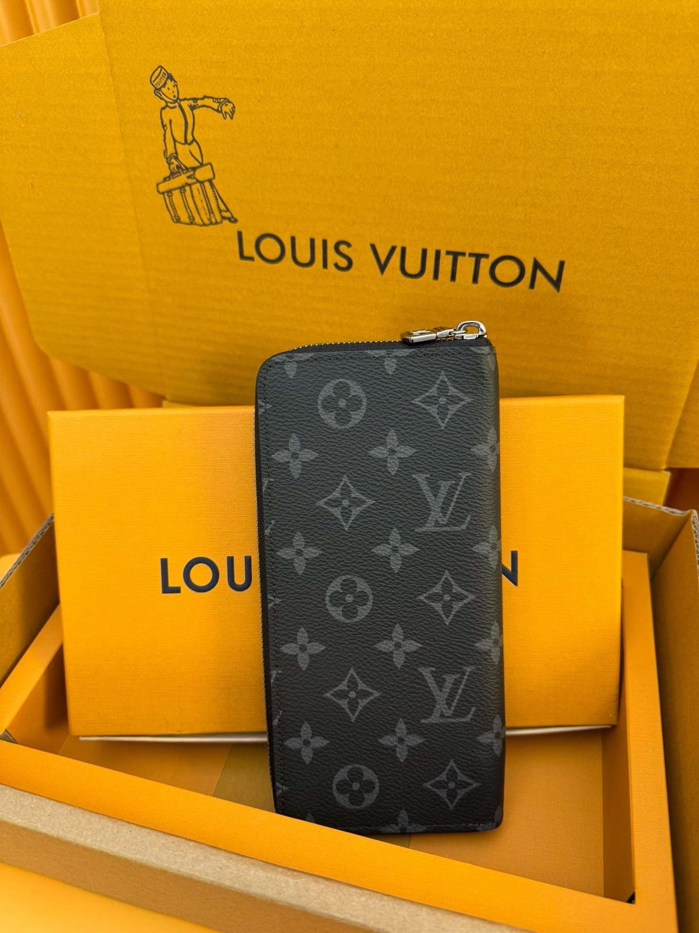 L0vis Vvtt0n M62295 Zippy Wallet Vertical