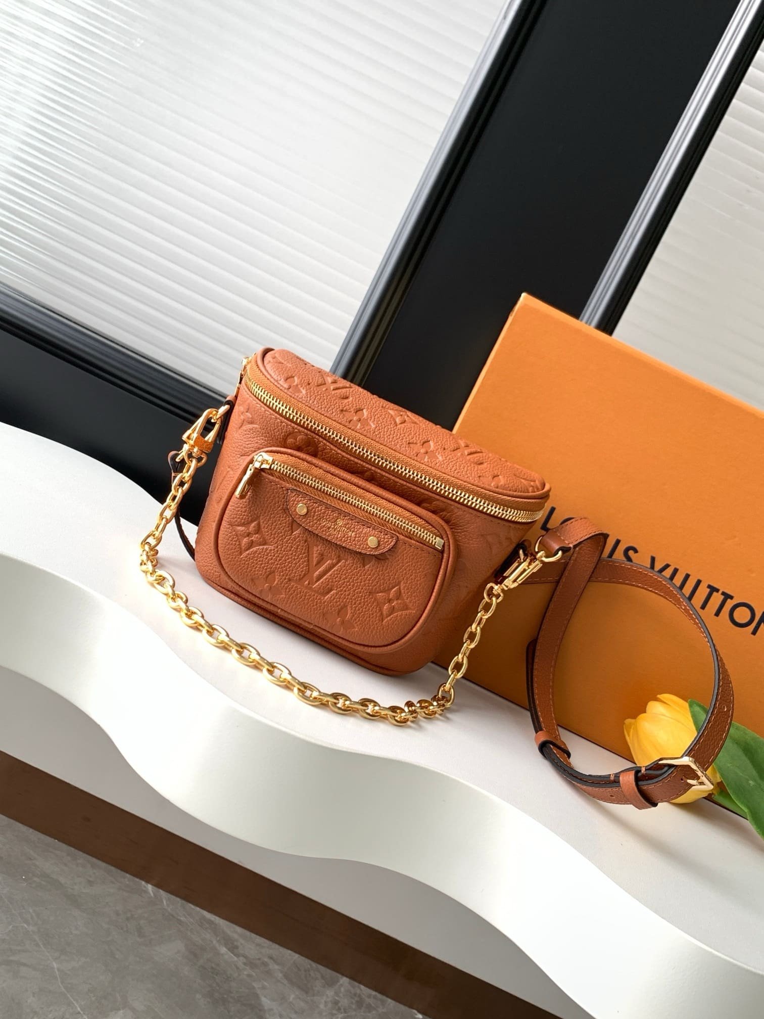 L0vis Vvtt0n M12753 Mini Bumbag