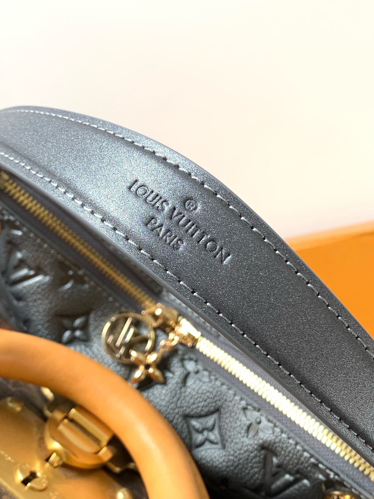 L0vis Vvtt0n M12174 Pochette Sèvres