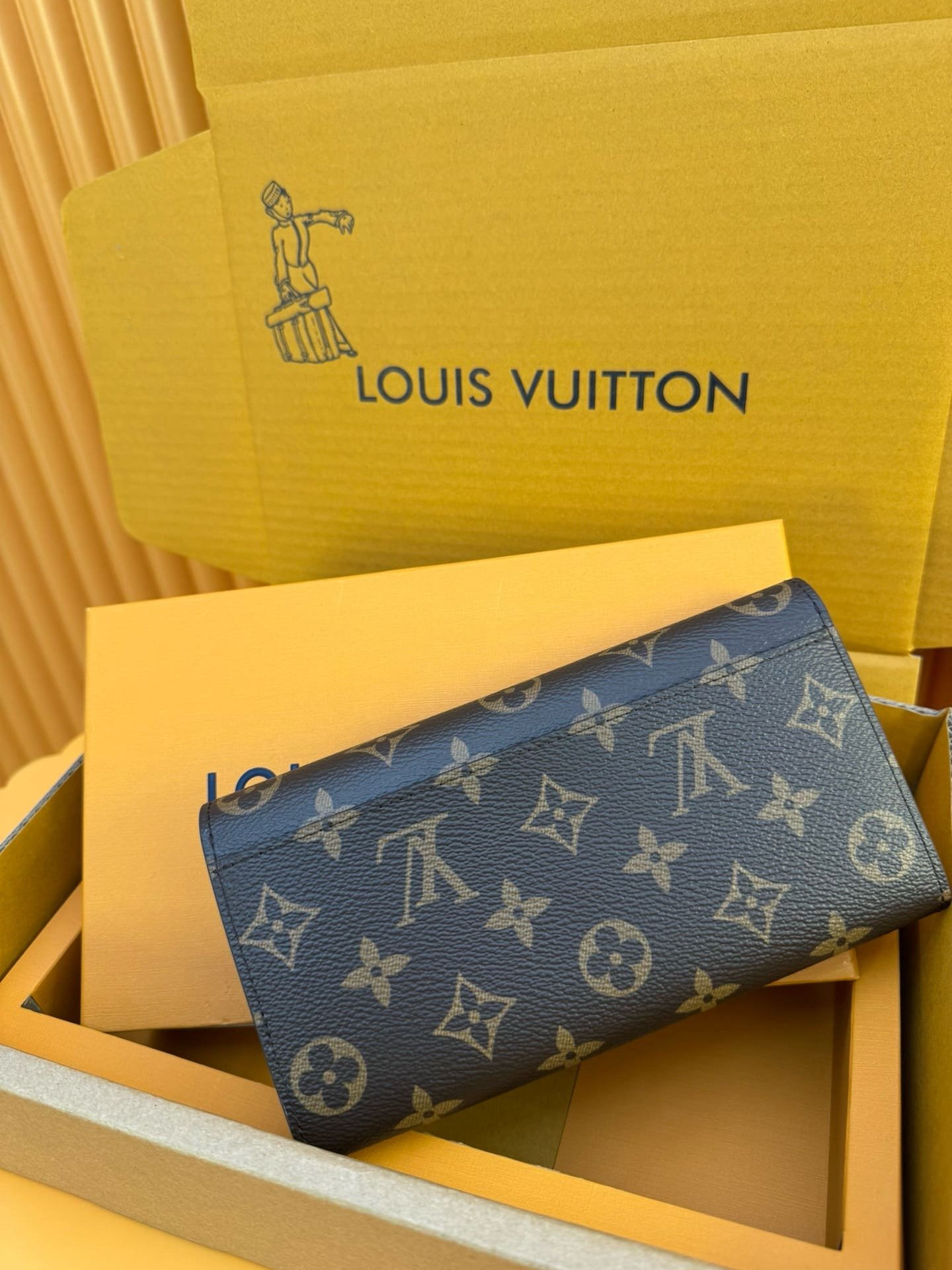 L0vis Vvtt0n M62234 Sarah Wallet