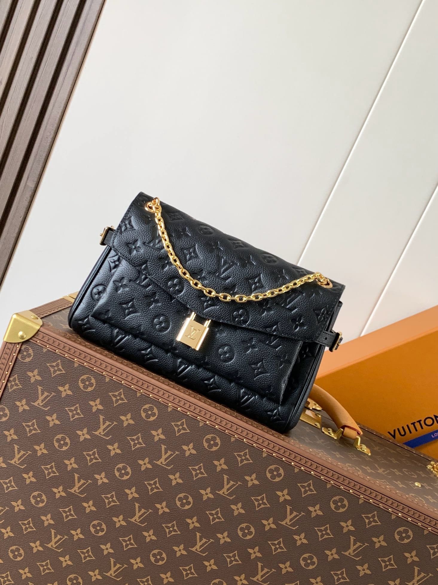 L0vis Vvtt0n M14604 Anytime Flap Bag