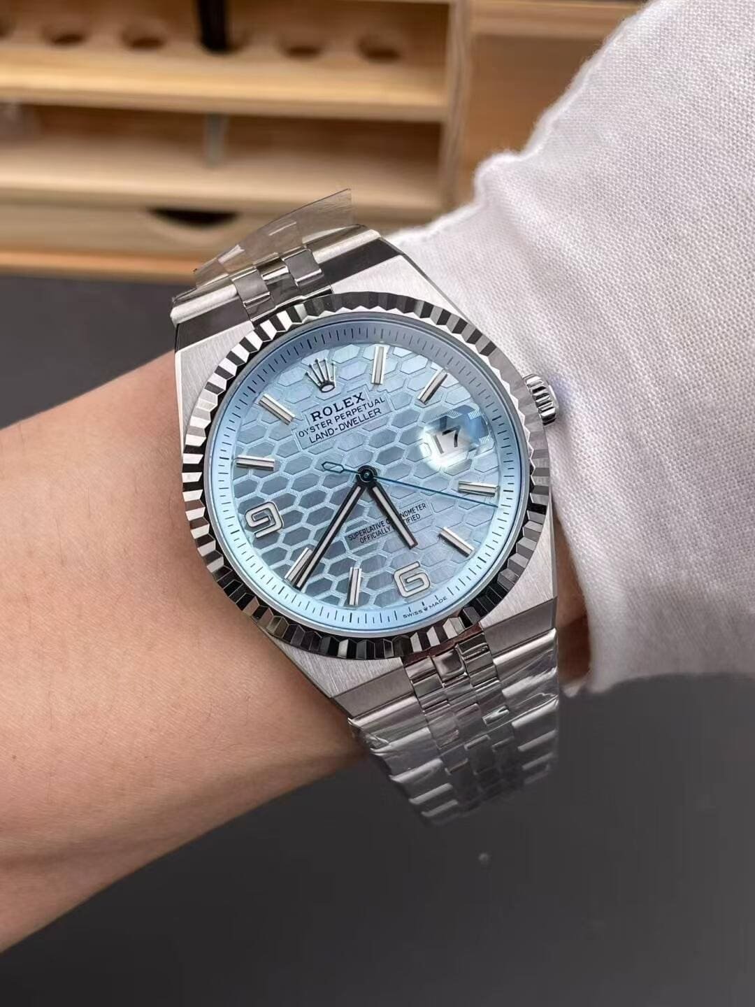 R01ex Land-Dweller 127336 Platinum Ice Blue Dial 36MM