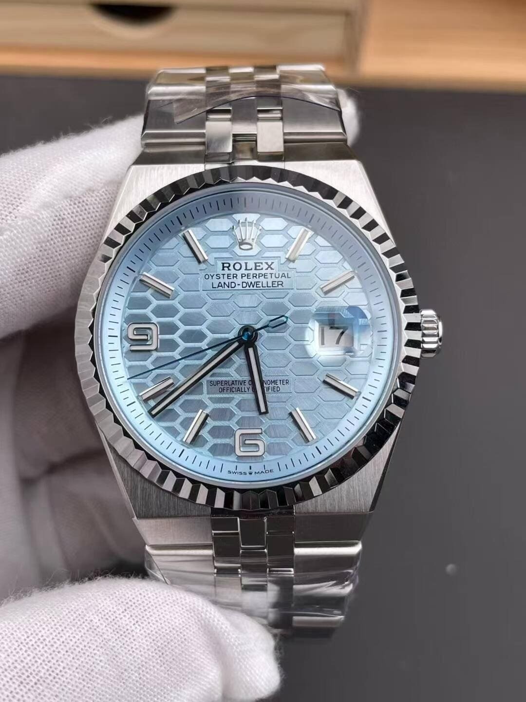 R01ex Land-Dweller 127336 Platinum Ice Blue Dial 36MM