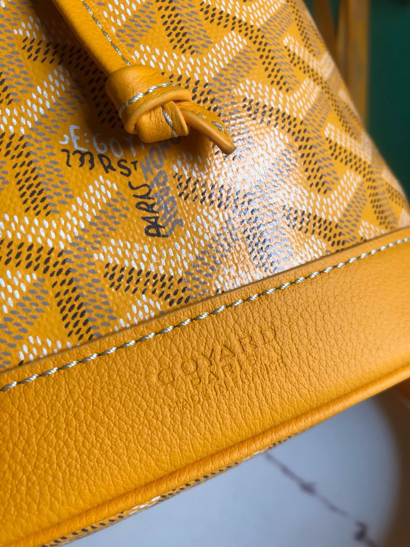 G09ard Petit Flot Bucket Bag