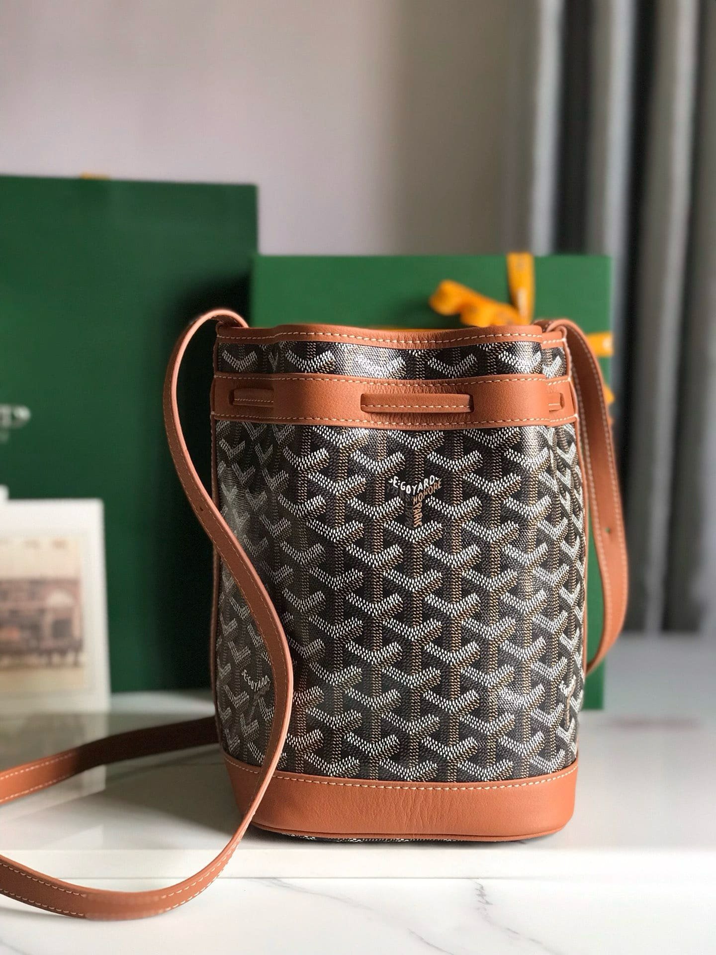 G09ard Petit Flot Bucket Bag