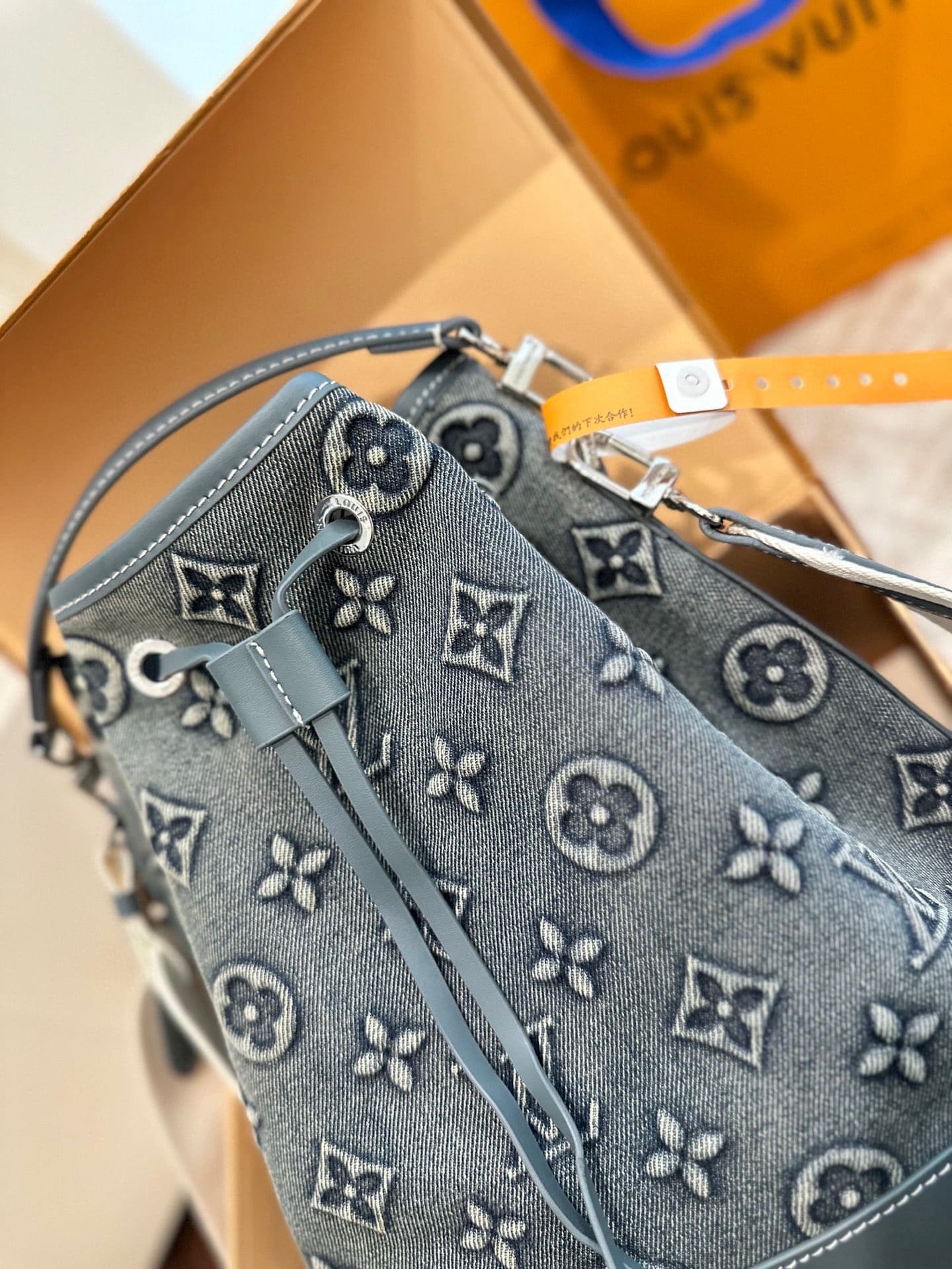 L0vis Vvtt0n Denim Bucket Bag