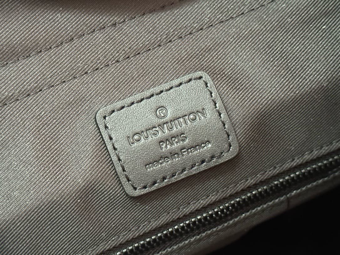 L0vis Vvtt0n M43680 Discovery Backpack