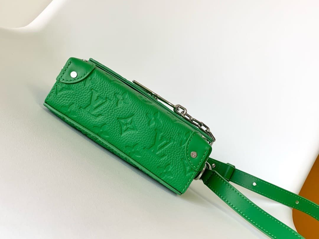 L0vis Vvtt0n M82916 Steamer Wearable Wallet