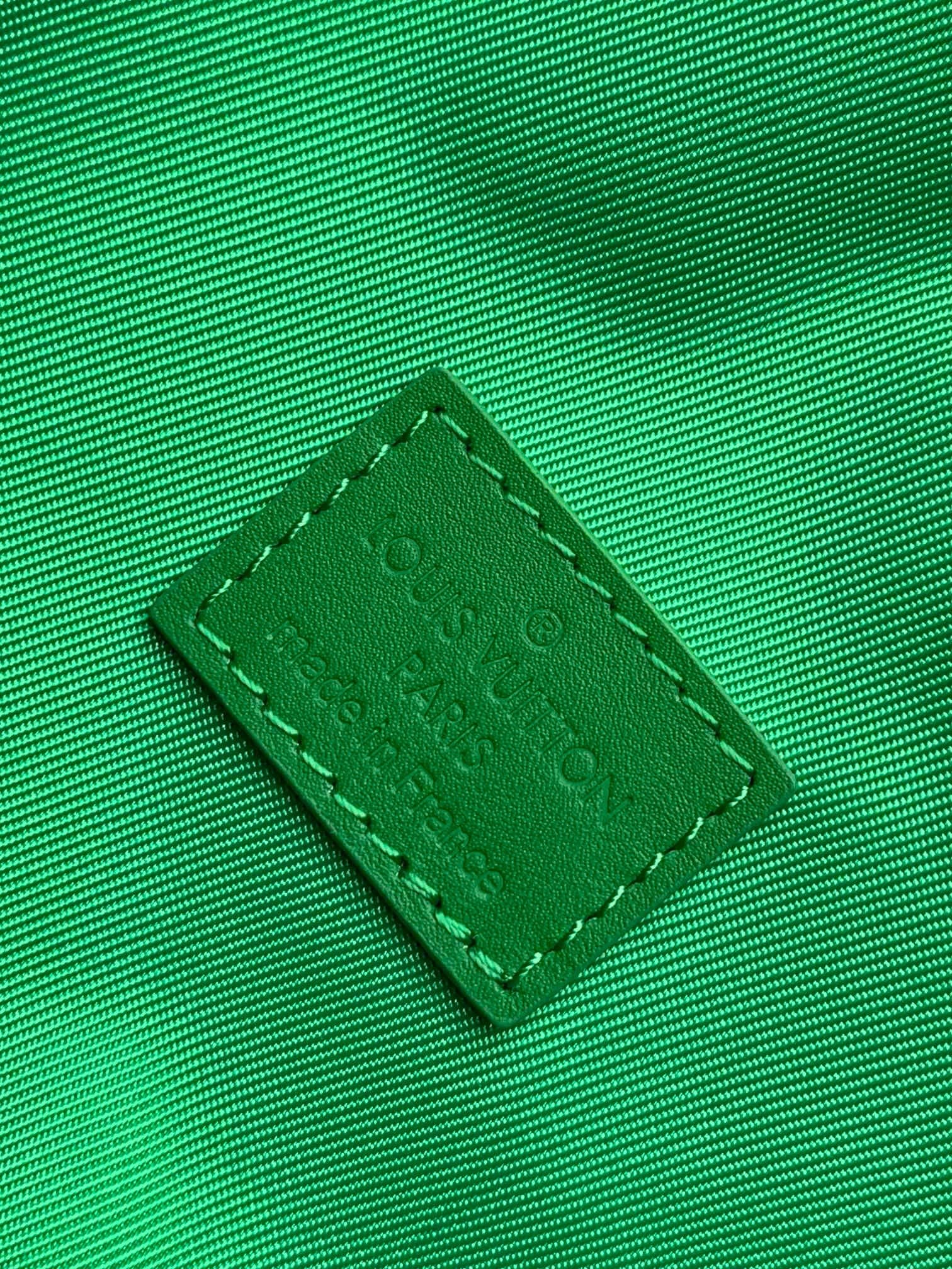 L0vis Vvtt0n M82916 Steamer Wearable Wallet