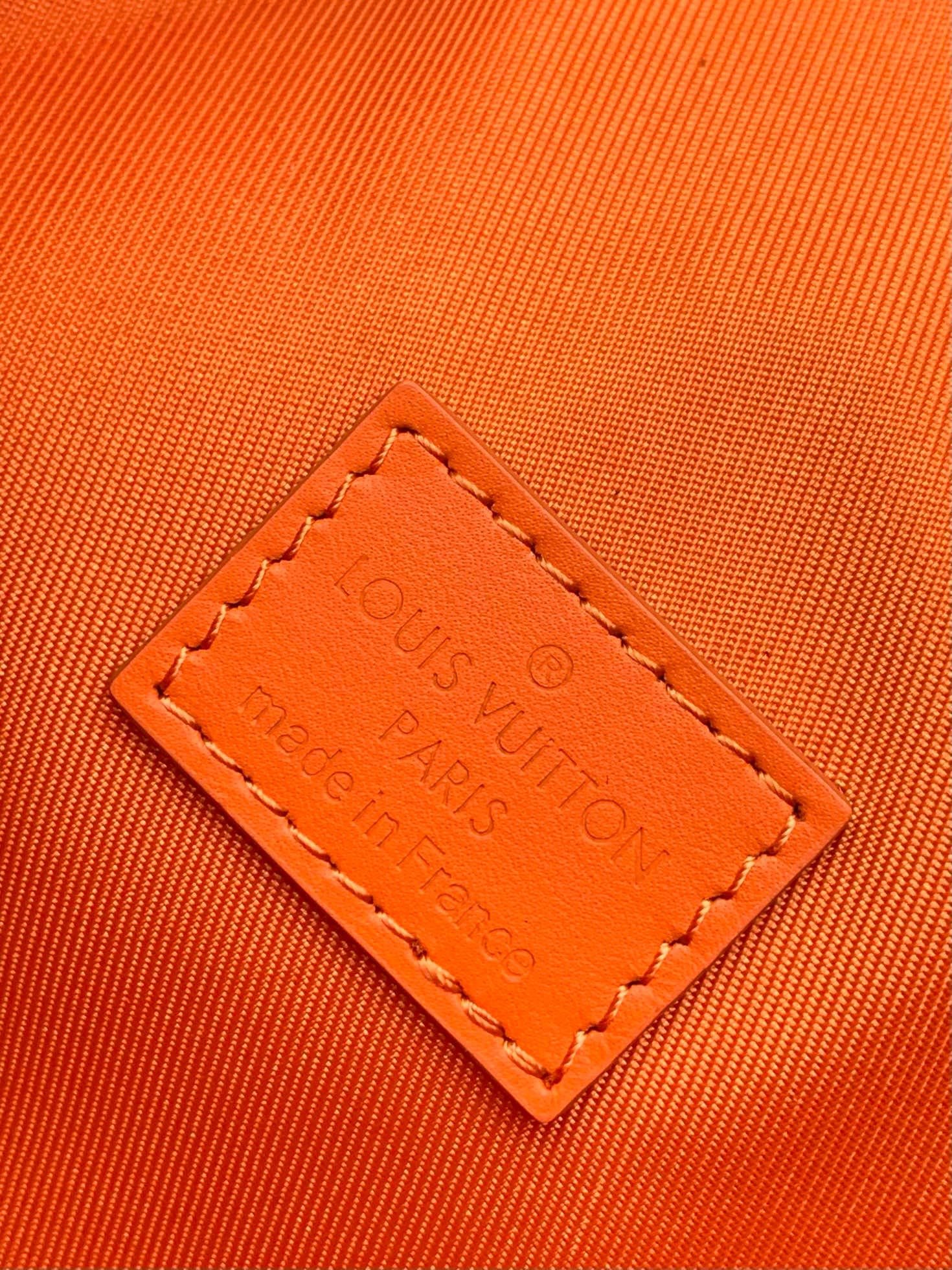 L0vis Vvtt0n M82918 Steamer Wearable Wallet
