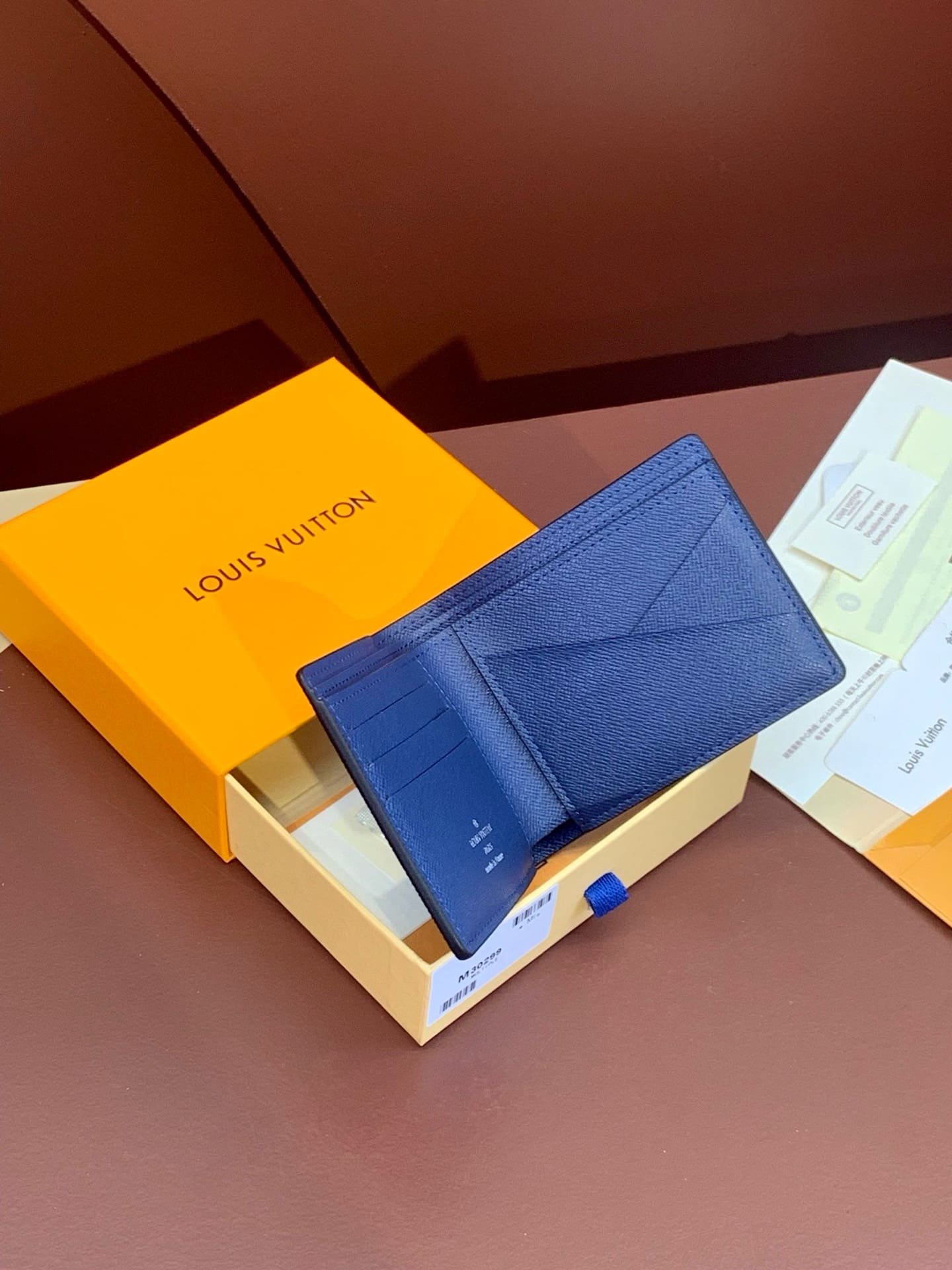 L0vis Vvtt0n M30299 Multiple Wallet