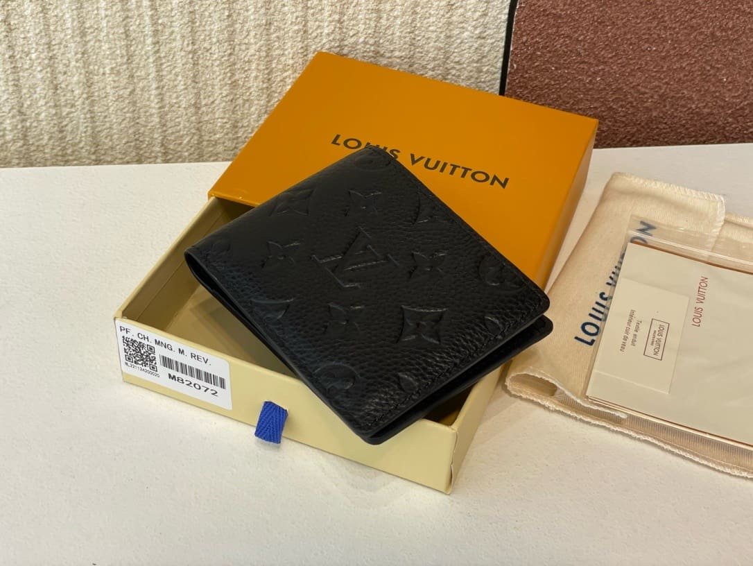 L0vis Vvtt0n M82072 Multiple Wallet