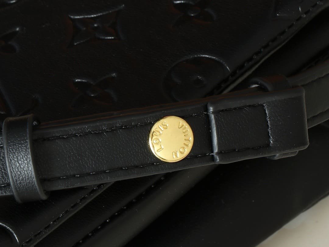 L0vis Vvtt0n M83359 Pochette Coussin