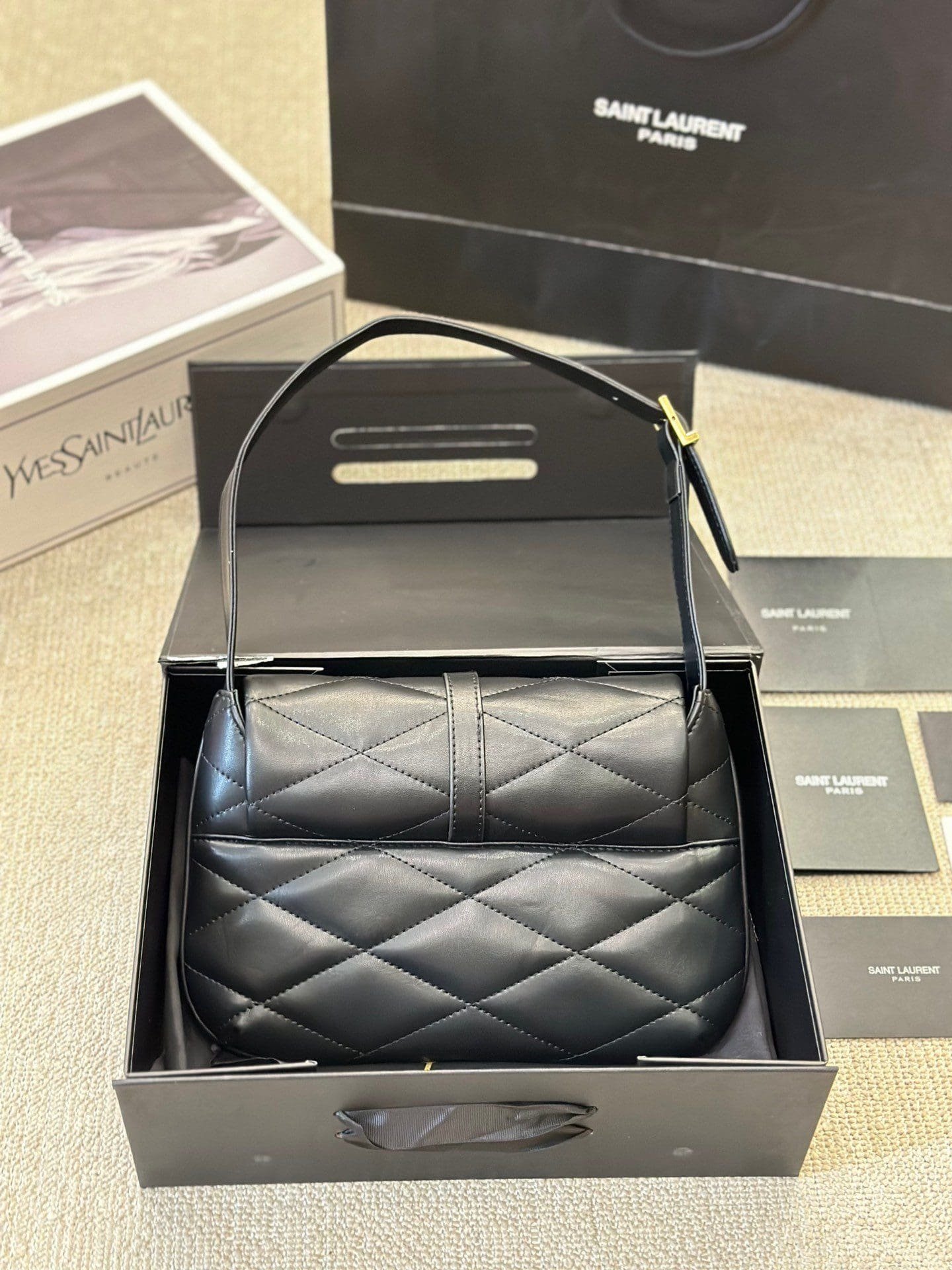 Sa1nt Lau*nt Lambskin Quilted Le 57 D1am0nd Shoulder Bag Black