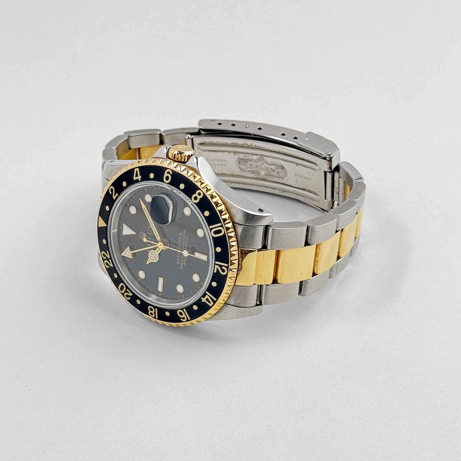 R01ex GMT-Master II 16713 Stainless Steel Yellow Gold Black Dial (1997)