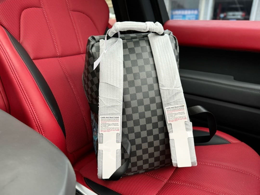 L0vis Vvtt0n Backpack