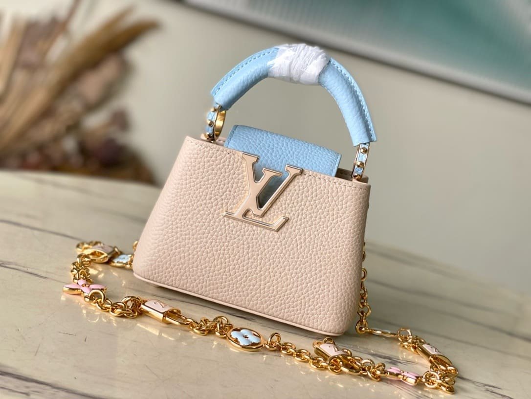 L0vis Vvtt0n M23952 CAPUCINES NANO BAG