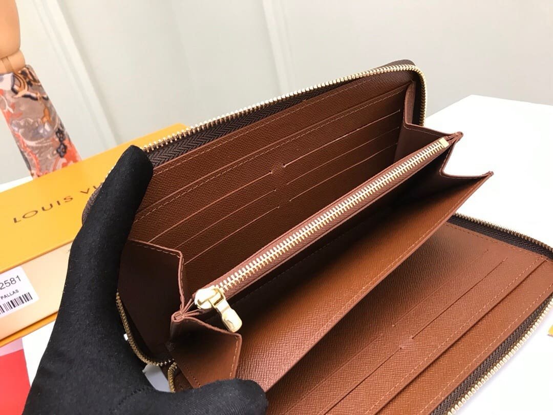 L0vis Vvtt0n M62581 Zippy Organizer