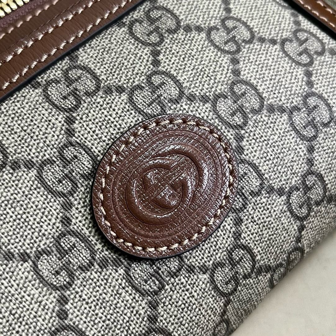 Gvc*1 BELT BAG WITH INTERLOCKING G