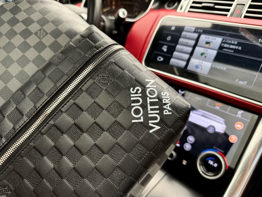 L0vis Vvtt0n Backpack