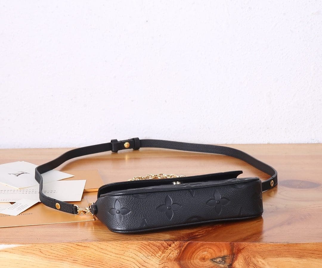 L0vis Vvtt0n M82154 WALLET ON CHAIN ​​IVY handbag