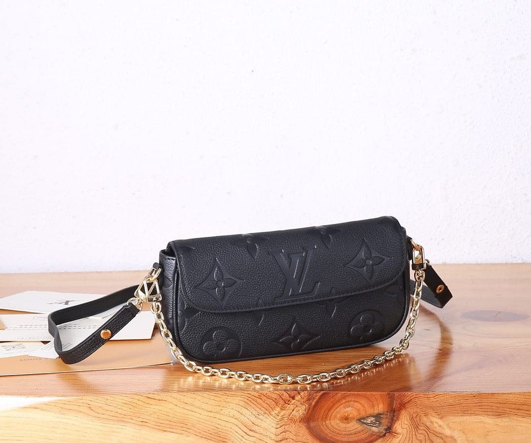 L0vis Vvtt0n M82154 WALLET ON CHAIN ​​IVY handbag