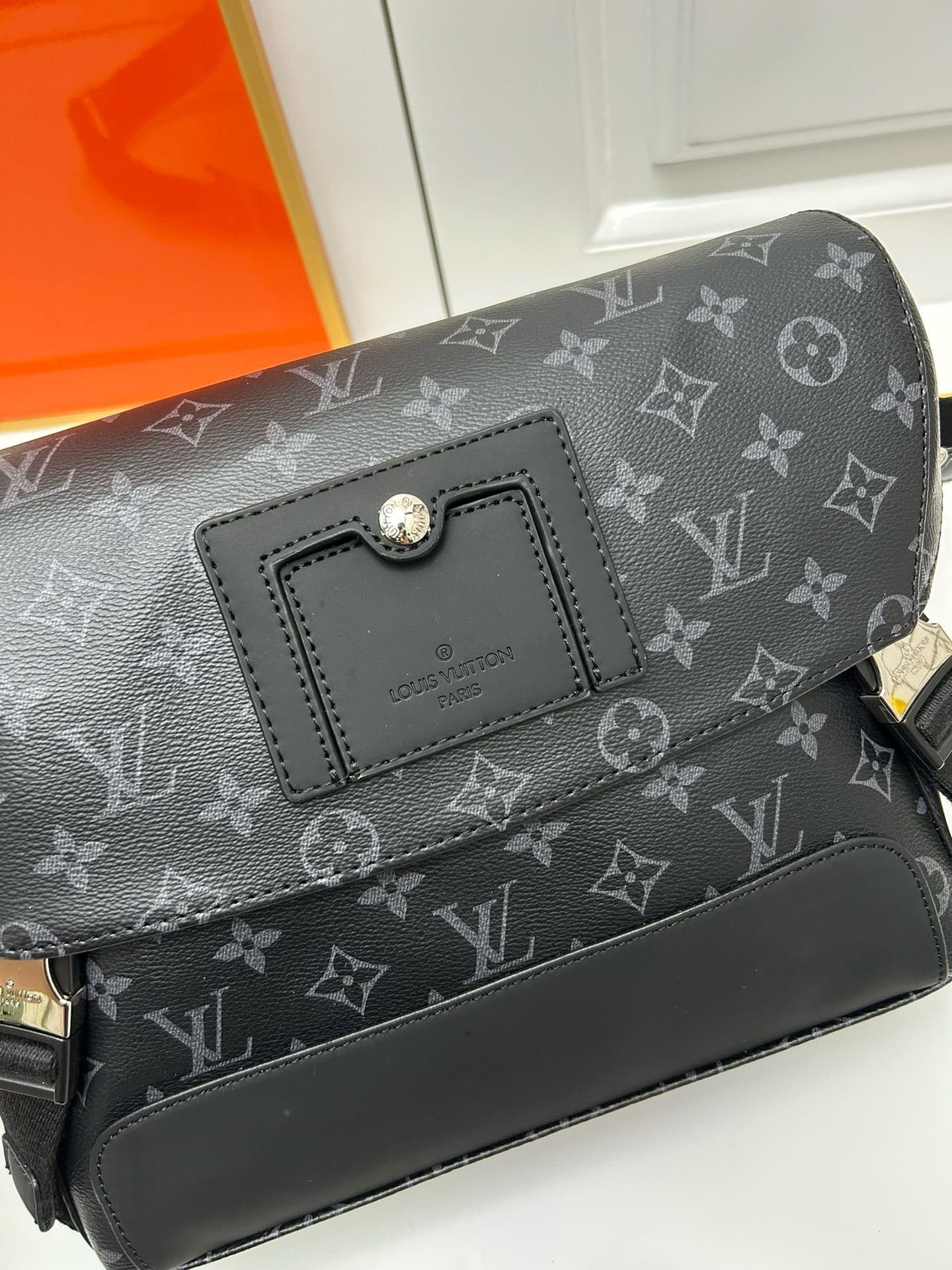L0vis Vvtt0n Messenger MM Voyager M40510