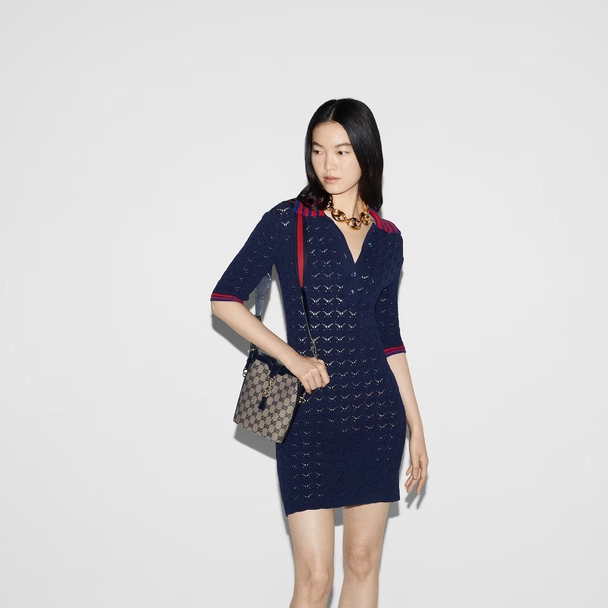 Gvc*1 SMALL BUCKET SHOULDER BAG