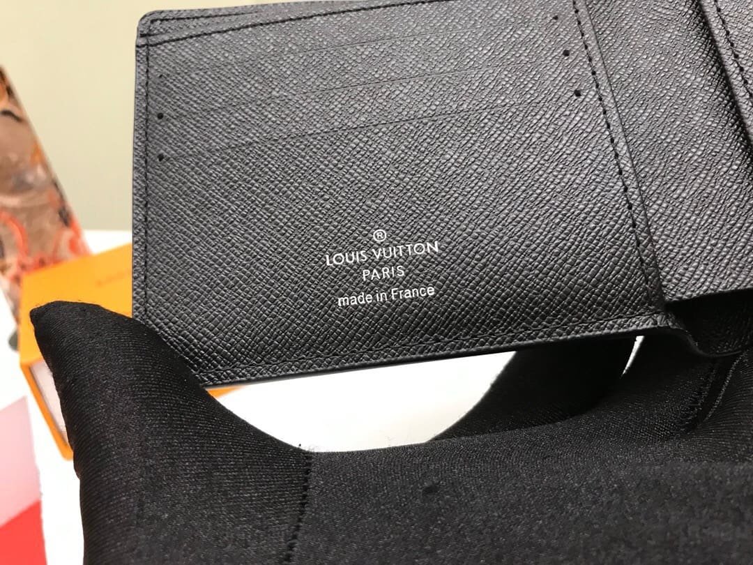 L0vis Vvtt0n M61695 Multiple Wallet