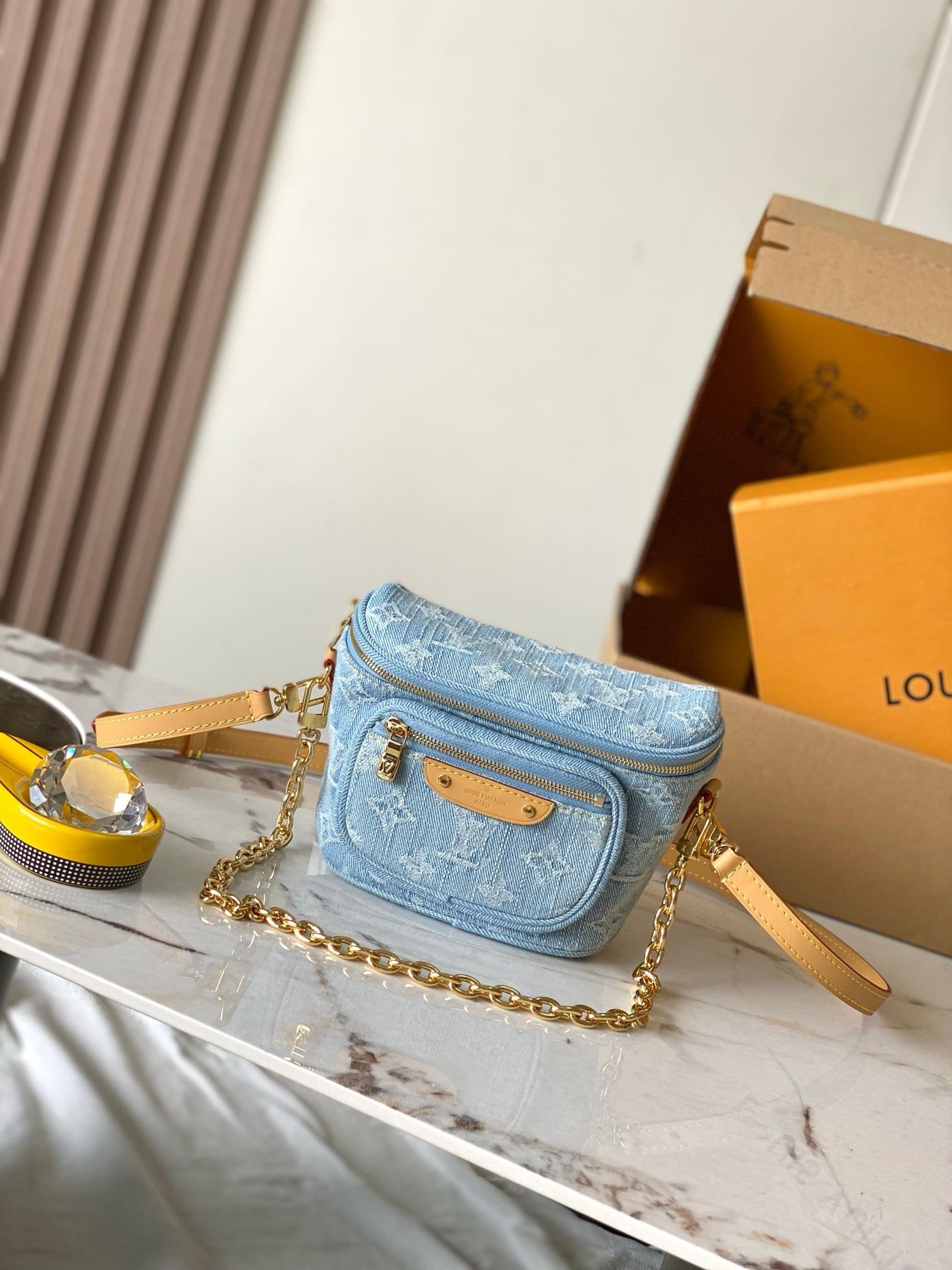 L0vis Vvtt0n M83353 Mini Bumbag