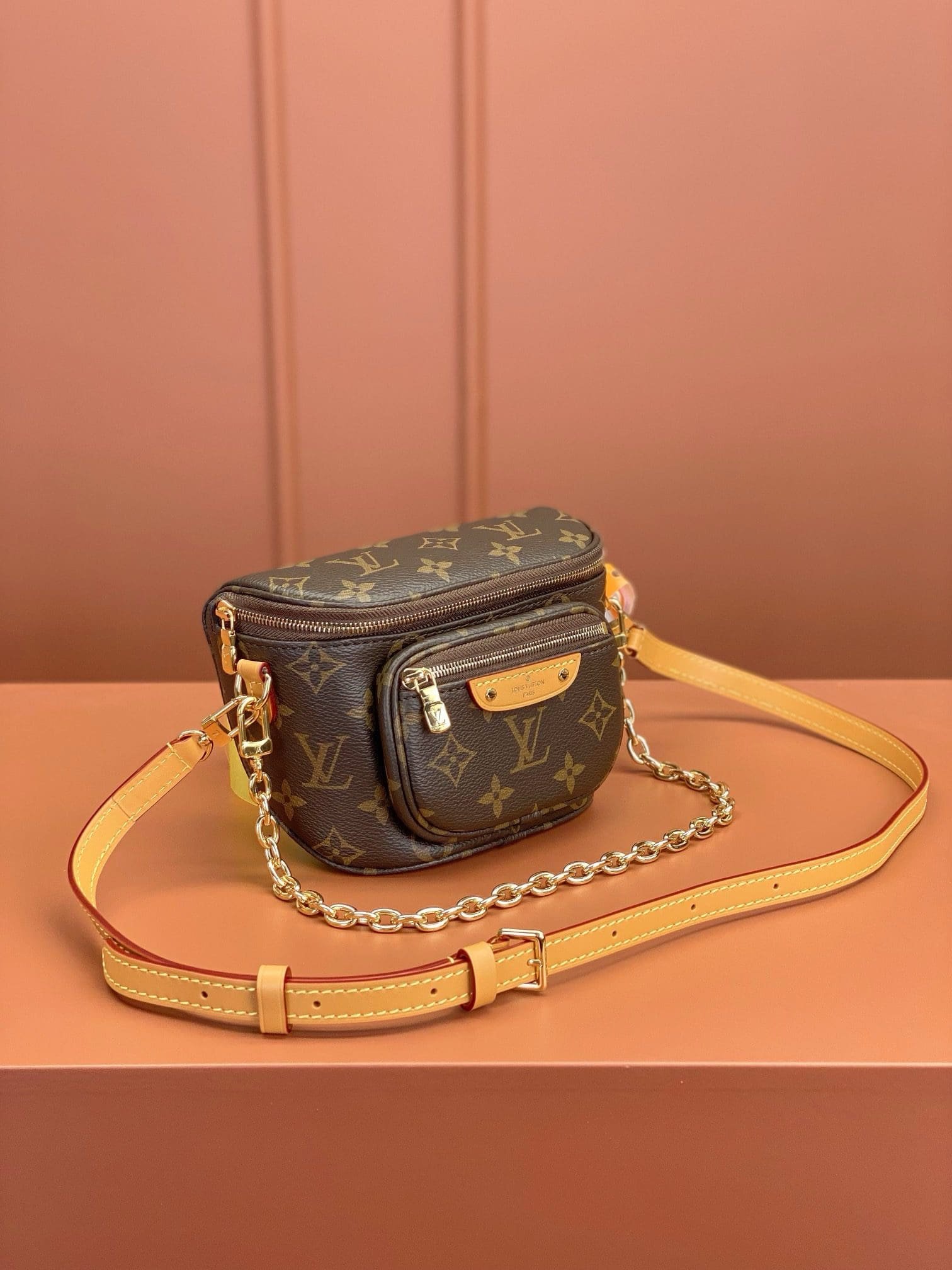 L0vis Vvtt0n Mini Bumbag M82335 (top quality)