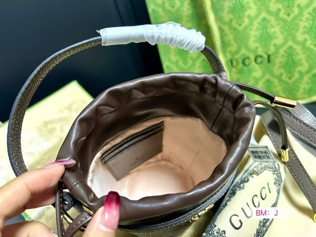 Gvc*1 OPHIDIA MINI BUCKET BAG