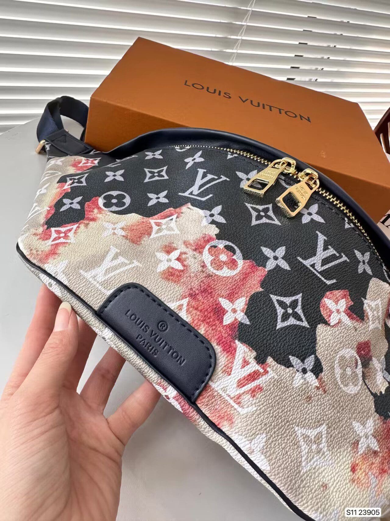 L0vis Vvtt0n Discovery Bumbag PM M23905