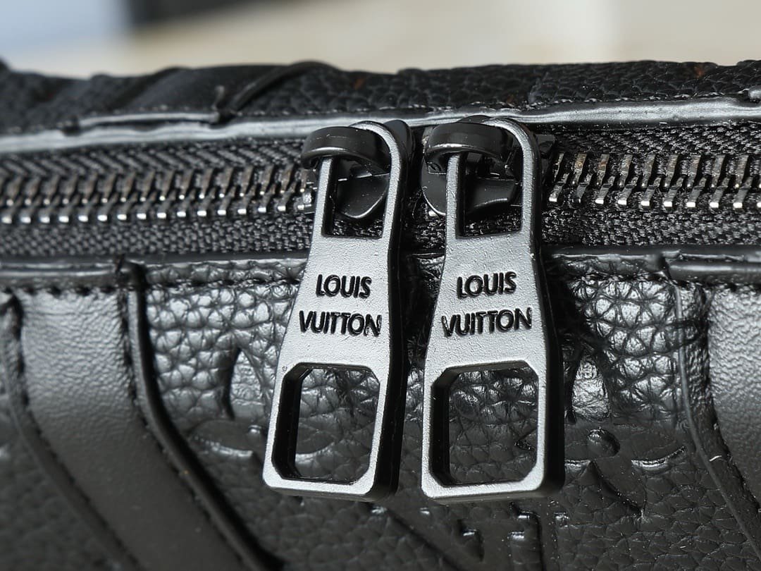 L0vis Vvtt0n M80224 Soft Trunk Wallet