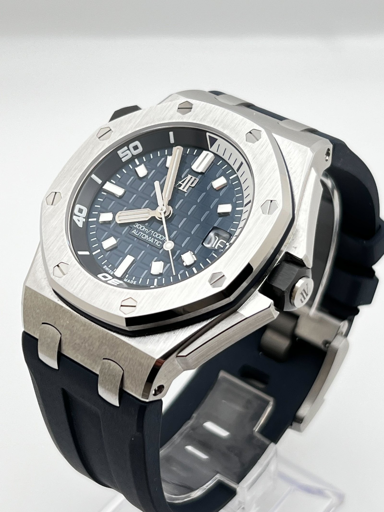 Audemars P1g*et Royal Oak Offshore 15720ST.OO.A027CA.01 Diver Stainless Steel Blue Dial