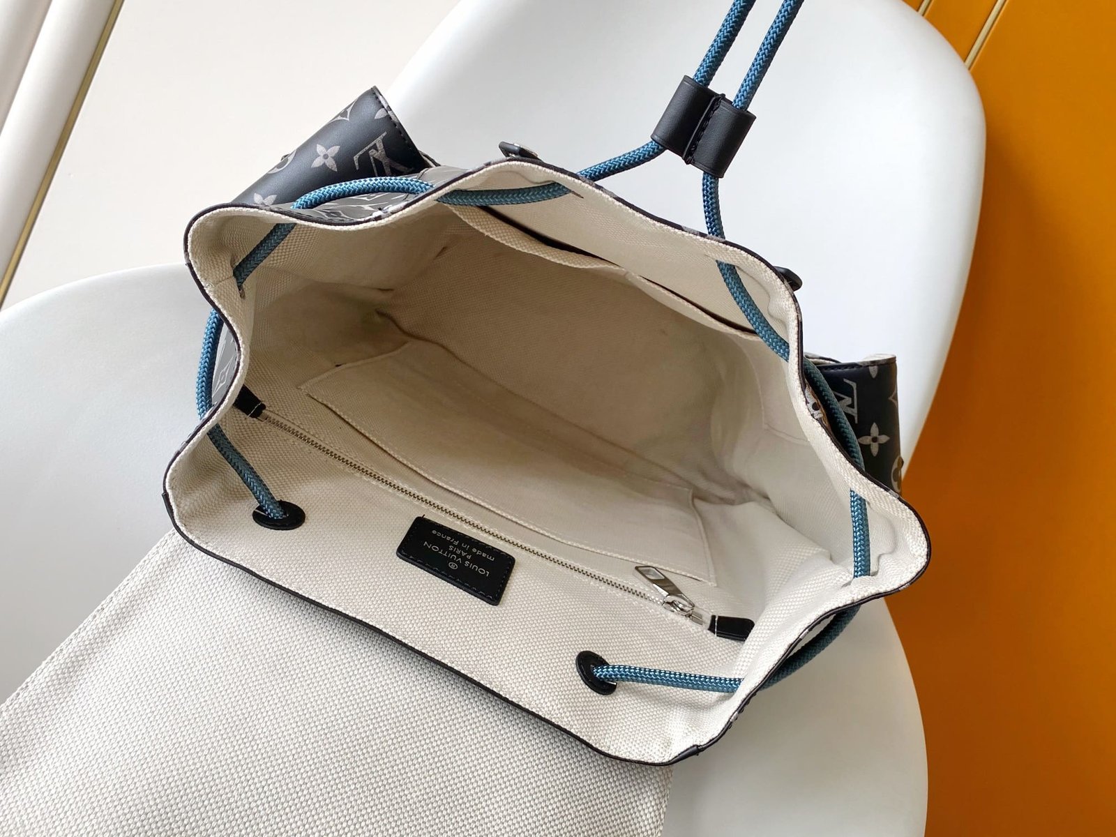 L0vis Vvtt0n Backpack