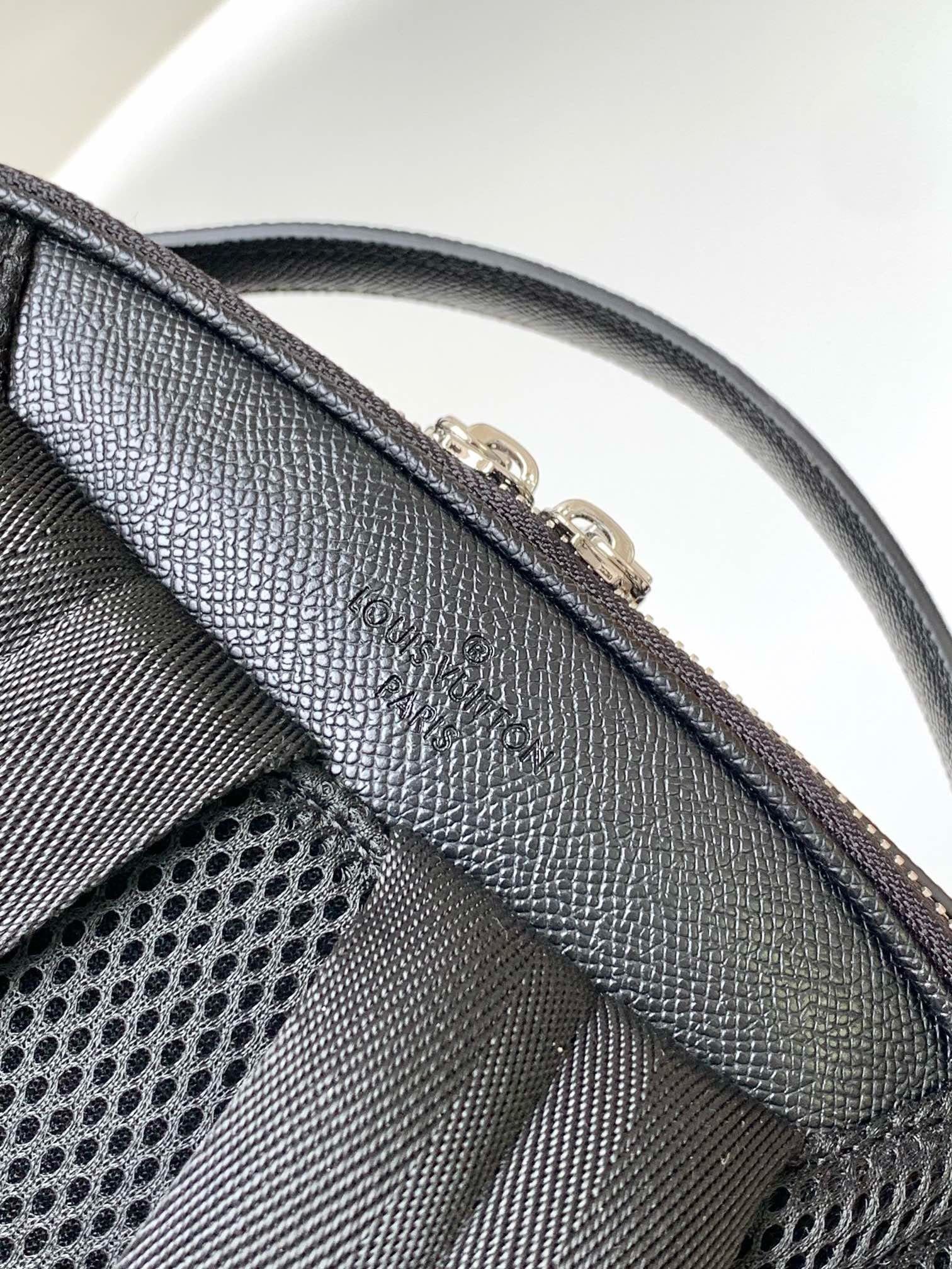 L0vis Vvtt0n M30977 AVENUE Backpack