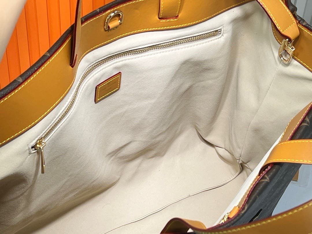 L0vis Vvtt0n Shopper Medium
