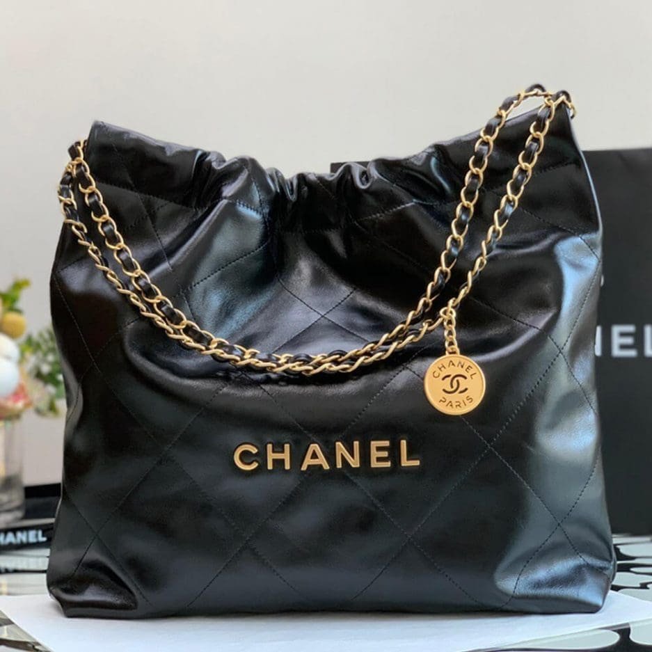 Ch**el 22 SMALL HANDBAG