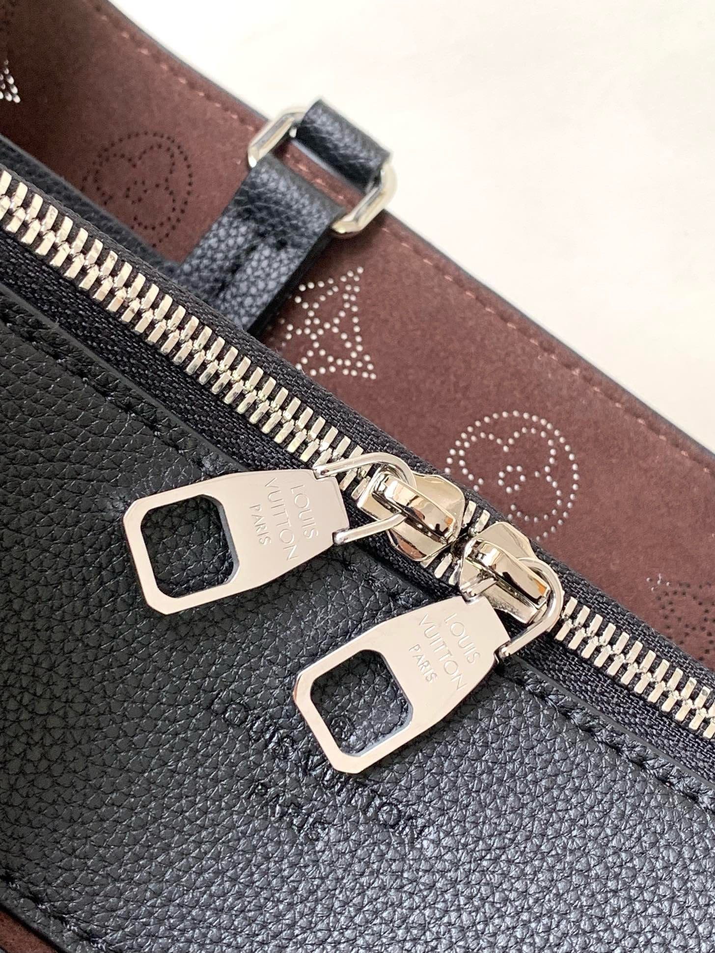L0vis Vvtt0n M59200 Bella Tote
