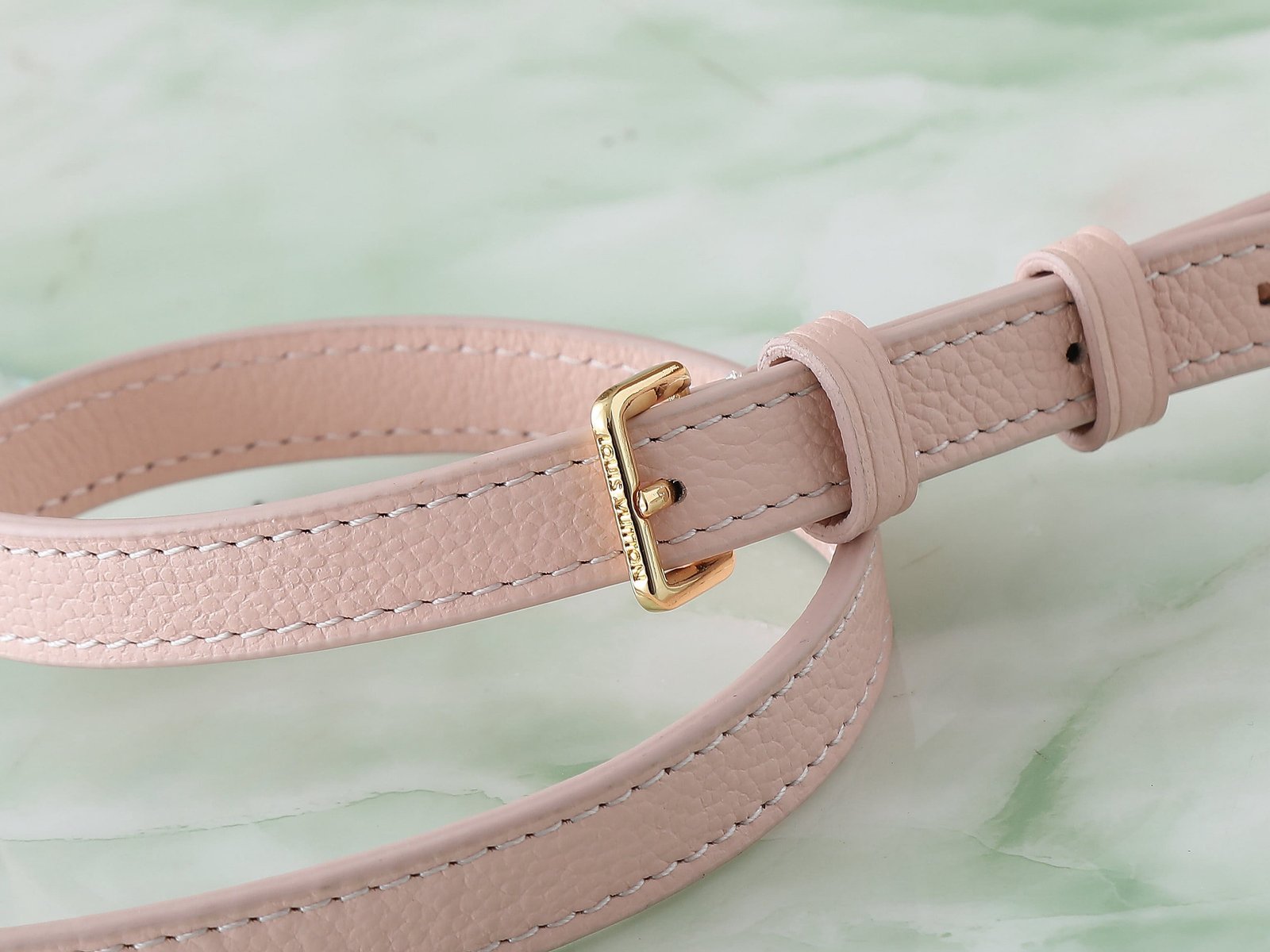 L0vis Vvtt0n M14226 Nano Speedy